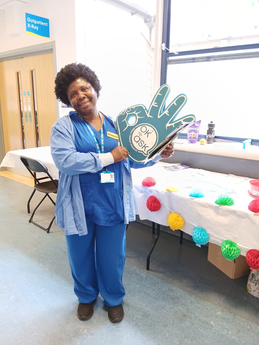 Our research nurse @LancomaMalcolm had a wonderful time promoting research @WhippsCrossHosp open day!🫶🏻 Great to see so many smiling faces! #bepartofresearch