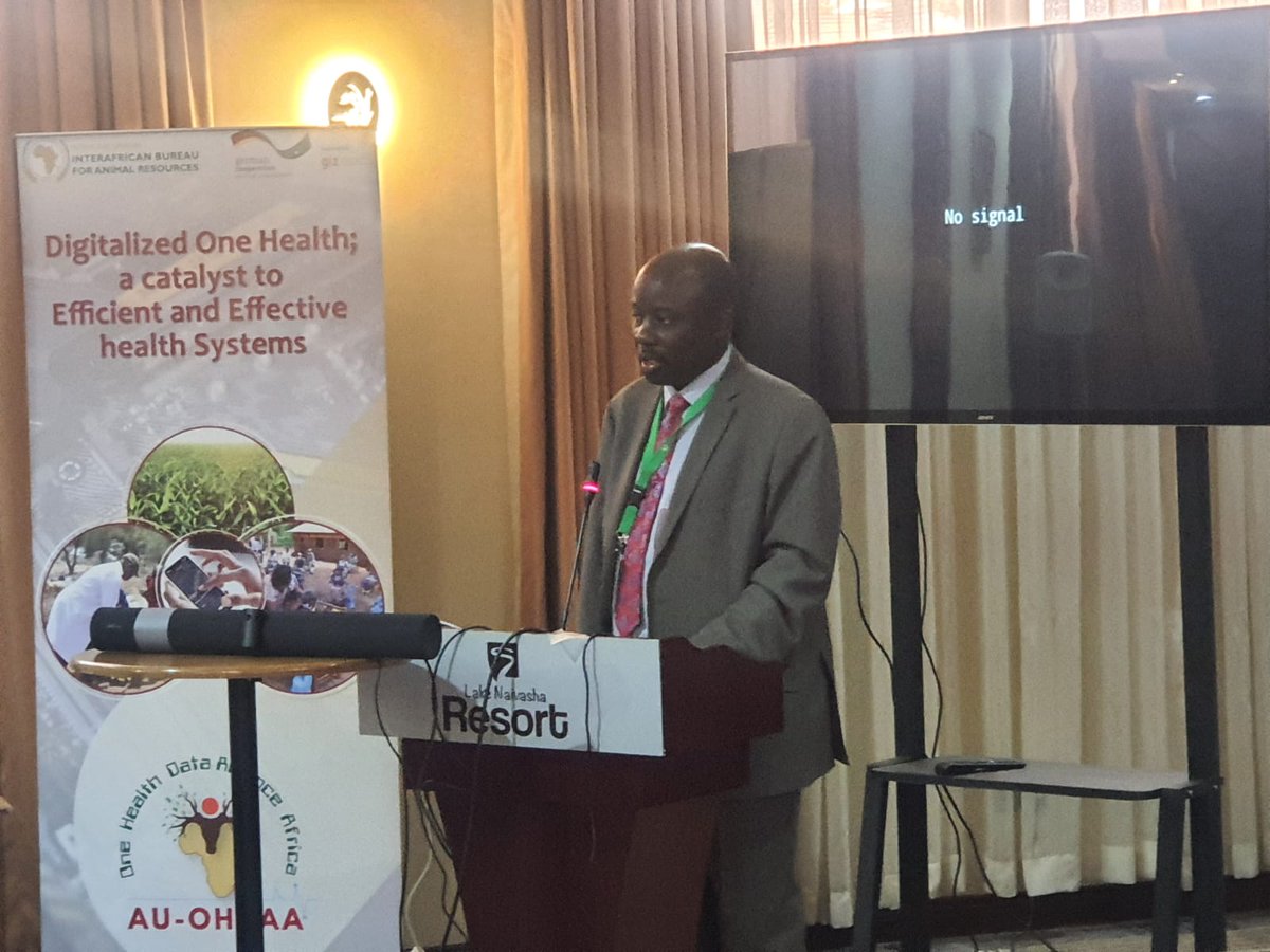au_ibar's tweet photo. 🌍Breaking boundaries for better health! Dr. Christopher Wanga officially opened the @_AfricanUnion #OneHealthData Project which aims to revolutionize #disease #management through #data integration:"Let's collaborate across sectors&unite against data silos."
#AUOHDAA #DataUnity https://t.co/LcjtLTrXgO