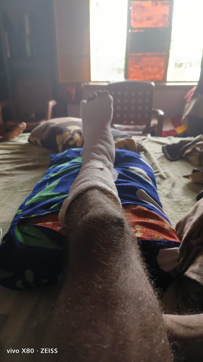 d10_it's tweet photo. My sbi bank account has been placed on hold for 15,000INR,by cyber cell. I am not able to withdraw my i had an accident so I need money. Please help me @TheOfficialSBI  @RBI @MahaCyber1 @cyber https://t.co/ujfLwr9DXn