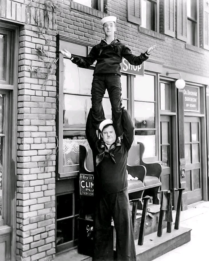 laurelHardyNews's tweet photo. Promotional photo for #TwoTars...
#LaurelAndHardy
#StanAndOllie
#StanLaurel
#OliverHardy
#CharlieHall
@ArthurStanleyJ
@ONorvellHardy
@CharlieHallLH https://t.co/XAakeo3JIf