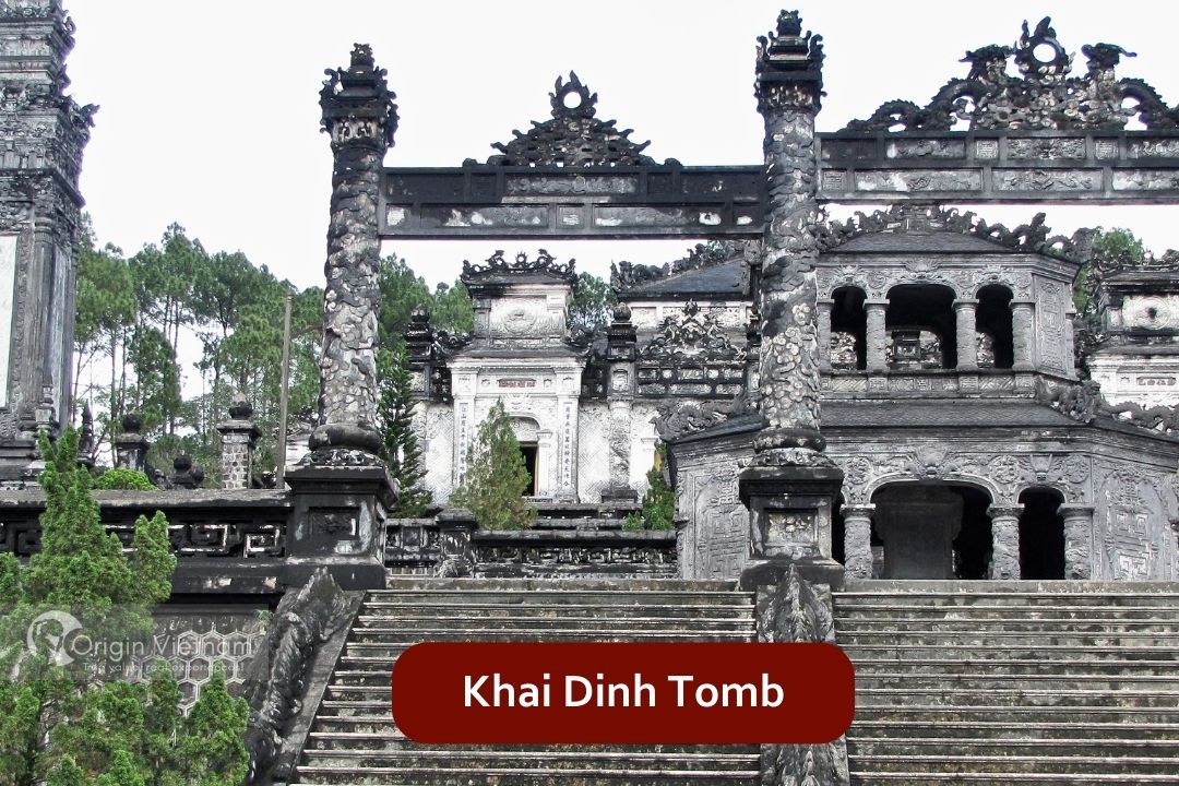 Originvietnam's tweet photo. Exploring Hue's Hidden Gems
Part 1:
#ImperialCity #PerfumeRiver #ThienMuPagoda #KhaiDinhTomb #DongBaMarket #HueCitadelSunset #OriginTravel https://t.co/QqboysMplc