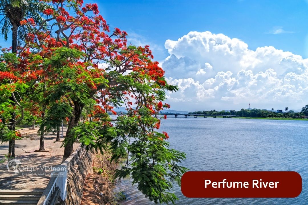 Originvietnam's tweet photo. Exploring Hue's Hidden Gems
Part 1:
#ImperialCity #PerfumeRiver #ThienMuPagoda #KhaiDinhTomb #DongBaMarket #HueCitadelSunset #OriginTravel https://t.co/QqboysMplc