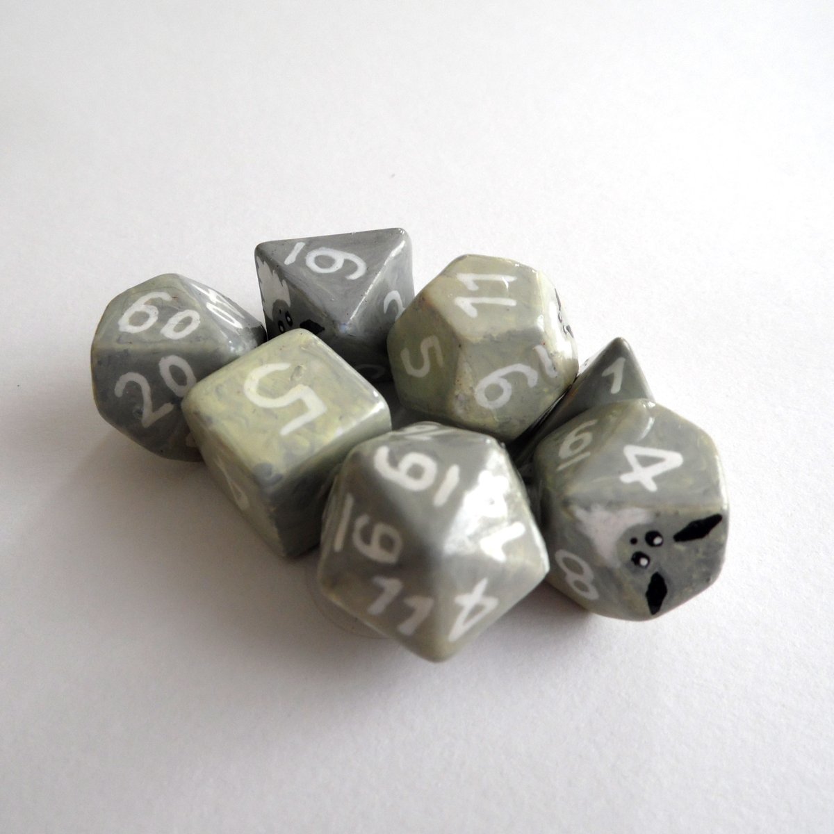 Slimritter's tweet image. #eevee #normaltypepokemon #normaltype #normal #pokemon #dice