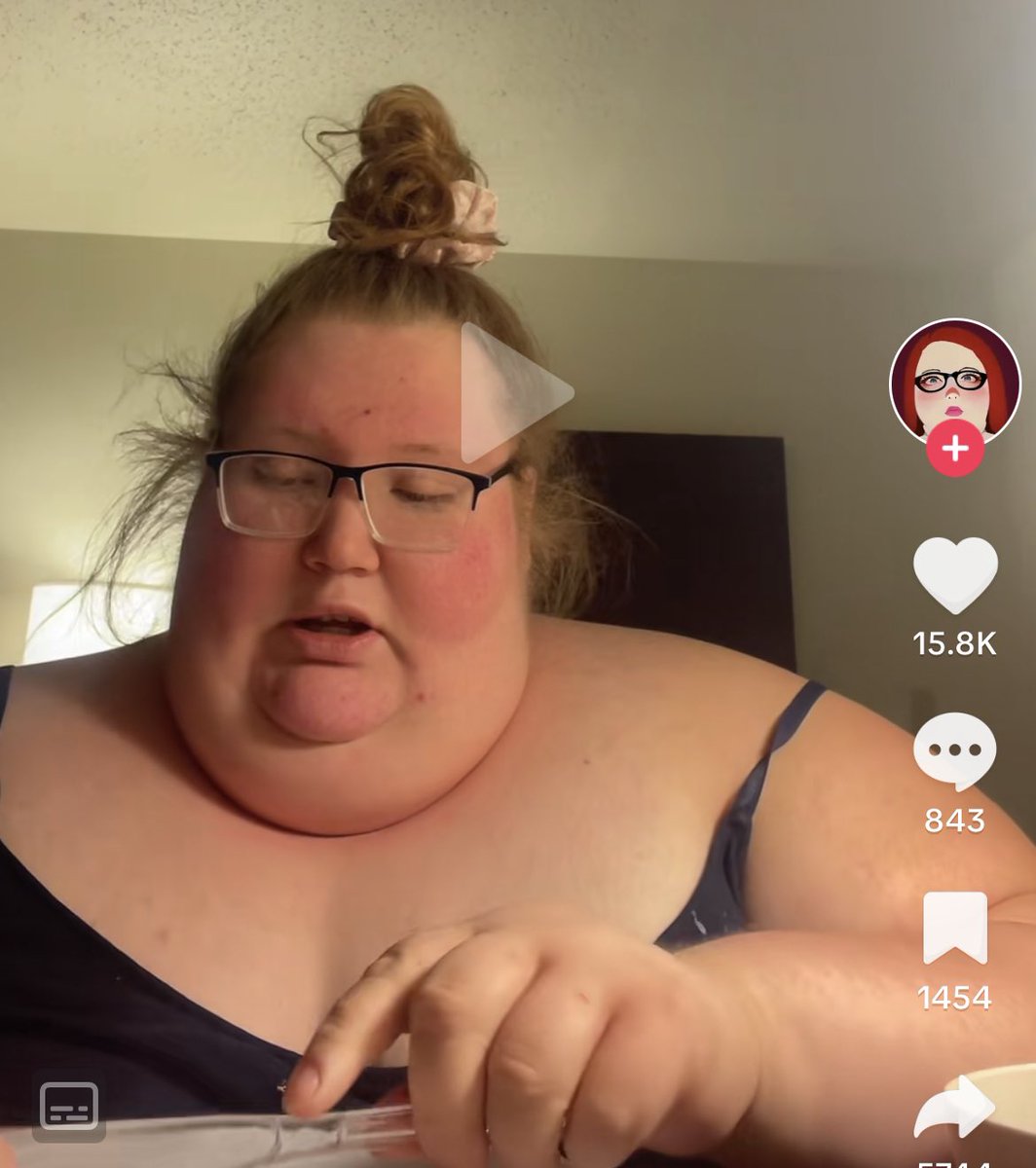 moomoomeadowz28's tweet photo. just seen this thing struggling to breath chopping up a sausage. she’s literally had a stroke as well (which can be caused by atherosclerosis which i am not surprised if she has) and y’all still believe in haes. all the comments r encouraging this it’s disgusting, she’s gonna die https://t.co/9KGX0j1Jyj