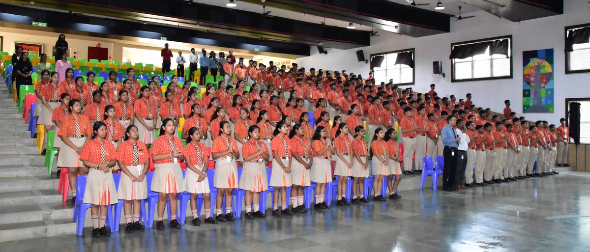 SAI_Edu_In's tweet photo. The  senior students orchestrated a heartwarming activity on August 12,  2023, where they engaged in Dancing with the SAI Care workers &amp;  staff members, creating a ring of happiness. 
#FoundersMemorialSeries #FoundersVision #FoundersMemorialTalk #FoundersMemorial https://t.co/Kr1hg7Pa4T