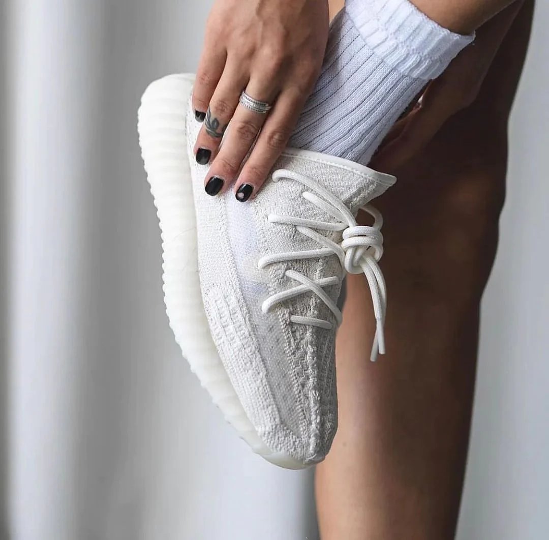 Ad: Part of the second phase of Yeezy re-releases, these Boost 350 V2’s are crafted with a Primeknit upper, a special knitted fabric that provides a super snug sock-like feel😌😌😌

Link > zurl.co/9L5a
RRP: £200

Sizes UK3.5-UK5.5

📷the-vault-au