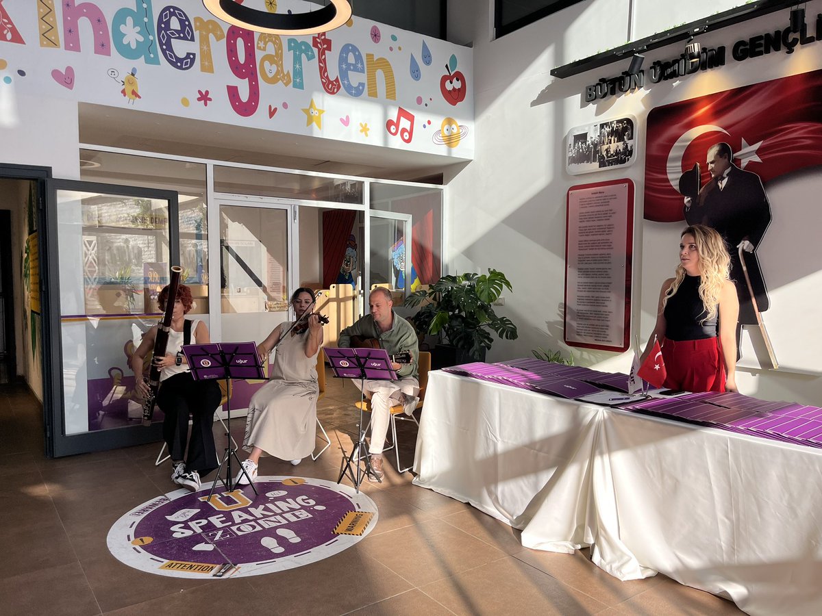 2023-2024 Eğitim Öğretim yılını öğretmenlerimizle birlikte güzel bir kahvaltı eşliğinde başlattık💜
Tüm öğretmenlerimiz, öğrencilerimiz ve velilerimiz için Uğurlu bir yıl olması dileğiyle✨