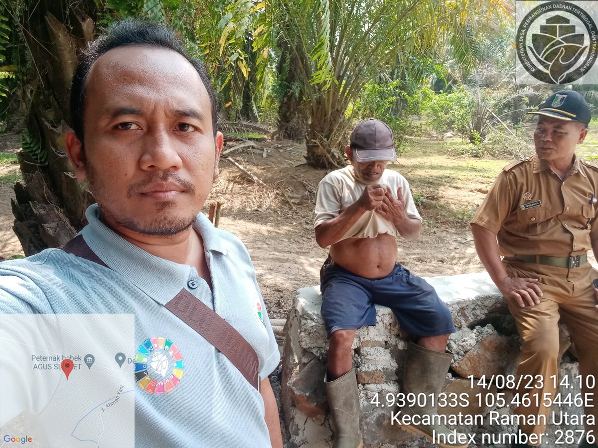KiajarBasuki's tweet photo. Kunjungan terhadap pemanfaat dana desa yaitu pekerja sekaligus petani yang memanfaatkan jalan usaha tani Desa Raman Fajar Kec. Raman Utara Kab. Lampung Timur

#BaktiPendampingDesa https://t.co/wiDyECtqGJ