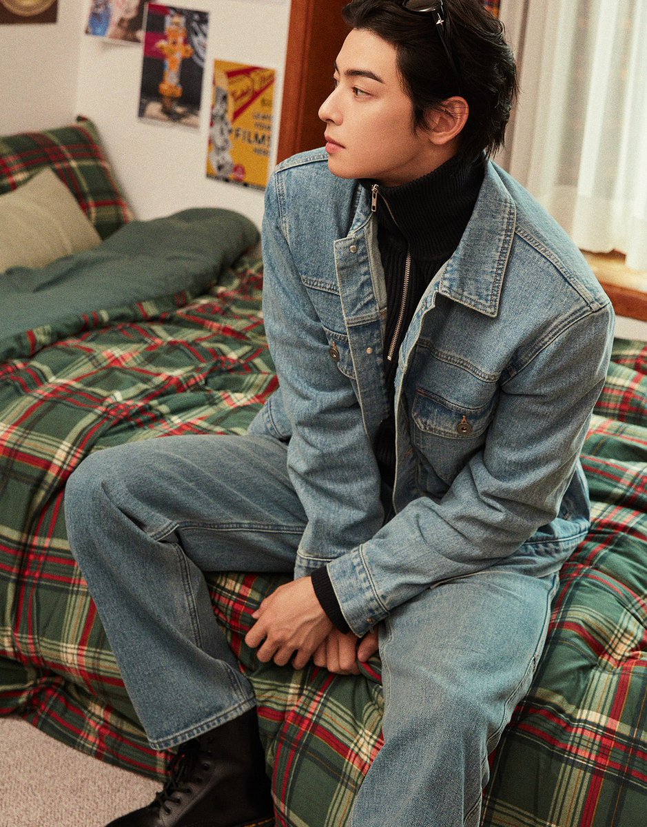 eunwoothings's tweet photo. the most wanted male celeb in the advertisement industry for a reason https://t.co/PRDt8TN9nF