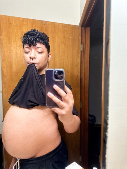 Watch Belly Hadid's leaked NSFW photo on TwXstars