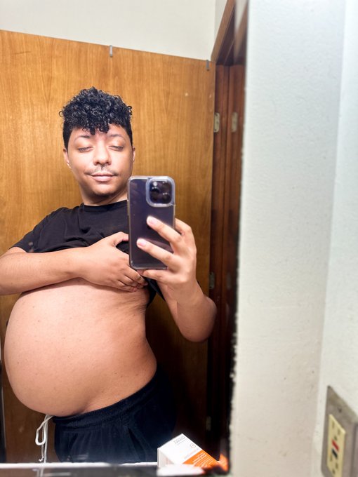 Watch Belly Hadid's leaked NSFW photo on TwXstars