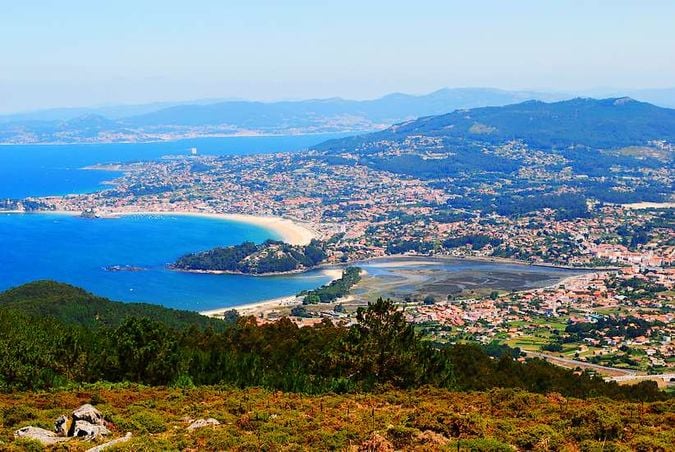 HOTELESnet's tweet photo. 💙 Los aficionados a viajar al Norte de España, cuentan en la localidad pontevedresa de Nigrán con playas, interesantes monumentos, excelente cocina marinera y una buena oferta de ocio
Más información y reservas 👇 https://t.co/cXIdmrYNlv 
#nigran #pontevedra 
@ConcelloNigran https://t.co/t7INlCeGRx