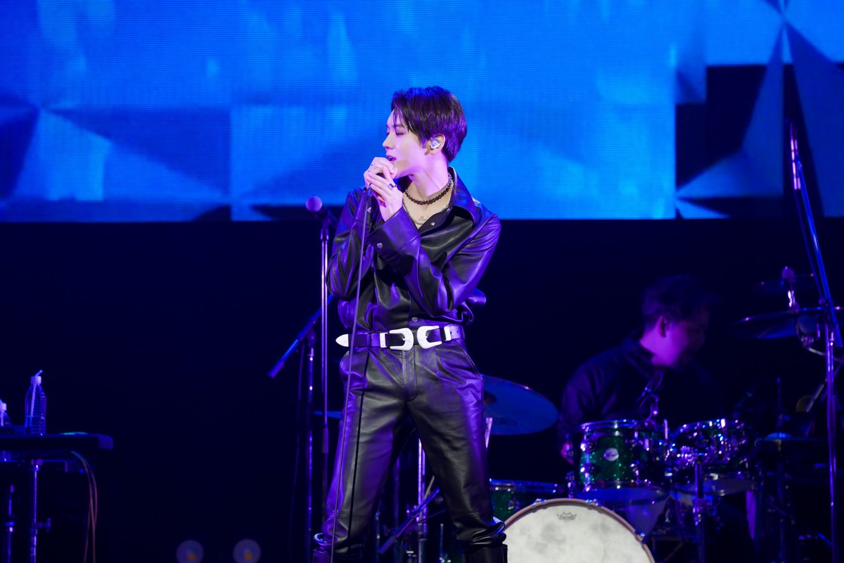 KPOPFAVE_'s tweet photo. .@REN_BPM from @NUESTNEWS had his concert "#Rendezvous" at the ZEPP SHINJUKU (TOKYO) in Japan on Aug 13! 🎙He played 'Ready to Move', 'Autofill', 'PARADISE', and more of his solo songs, as well as #NUEST's 'Beautiful Ghost', 'FACE', etc for the J fans! #NUEST #REN #렌 #CHOIMING https://t.co/hBQGz3y3Km