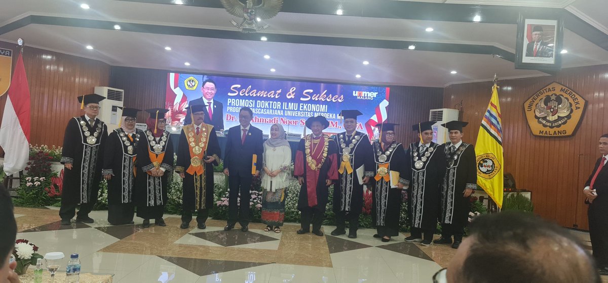 kangagun's tweet photo. Sidang Promosi Doktor Ekonomi dari Universitas Merdeka Malang, Dr.Ahmadi Nur Supit, Ketum Depinas SOKSI  &amp; Anggota BPK RI.

#tiadaharitanpaaktifitas 
#goodpoliticalpartygovernance
#salamsukses5jari 
#kangagun https://t.co/Ny5H5OtK1R