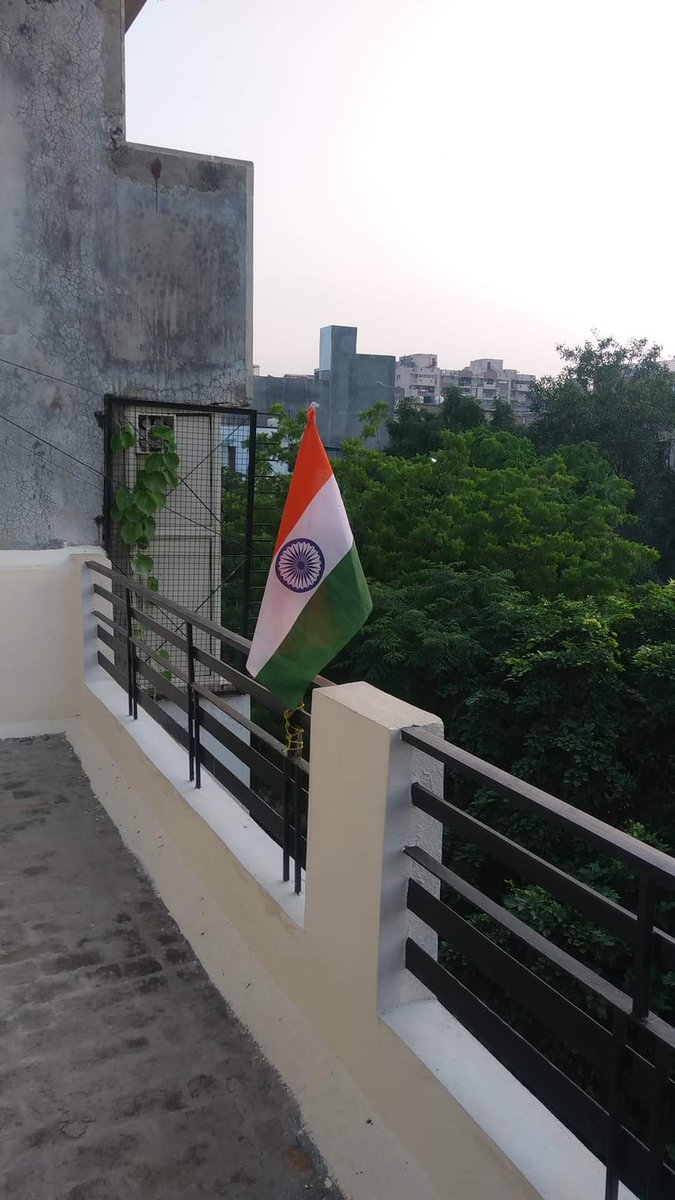 UPVC_consultant's tweet photo. My Nation, My Home, My Pride, My Identity, My Soul, My Life, My Tricolour 🇮🇳 🇮🇳 
I am proud to display the national tricolour on my Heart, Soul, Home &amp; DP 🇮🇳 🇮🇳 
Let our flag continue to soar high and may our great nation continue to grow from strength to strength..
🙏Jai Hind 🙏🏻 https://t.co/ETKoLsi8Vv