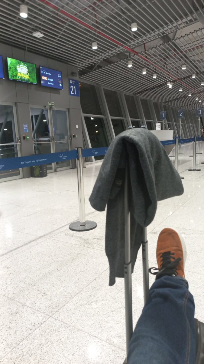 ofellipecamargo's tweet image. Daqui a pouco saio de Fortaleza.. Hora de voltar para casa! O @SantosFC volta durante a tarde desta segunda-feira e o elenco volta aos treinos na terça-feira.. #deolhonopeixe