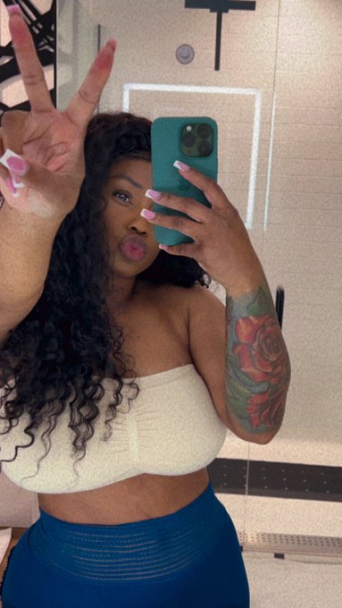 I love y&rsquo;all ❤️😍✌🏾 https://t.co/oNG16EwTNM