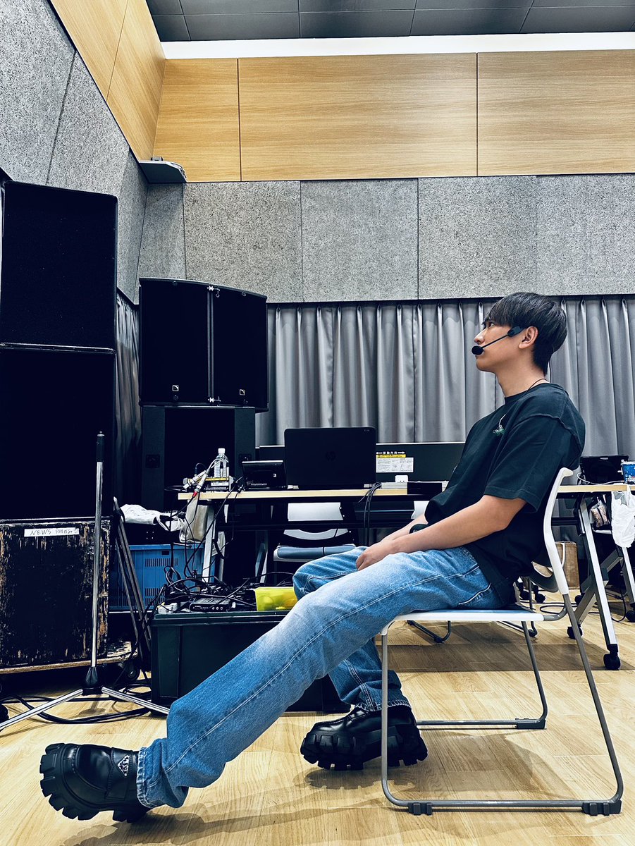 Shige_no_hitori's tweet photo. 盗撮は広報担当としては見過ごせませんな🤔 https://t.co/3AeOpXKtOF