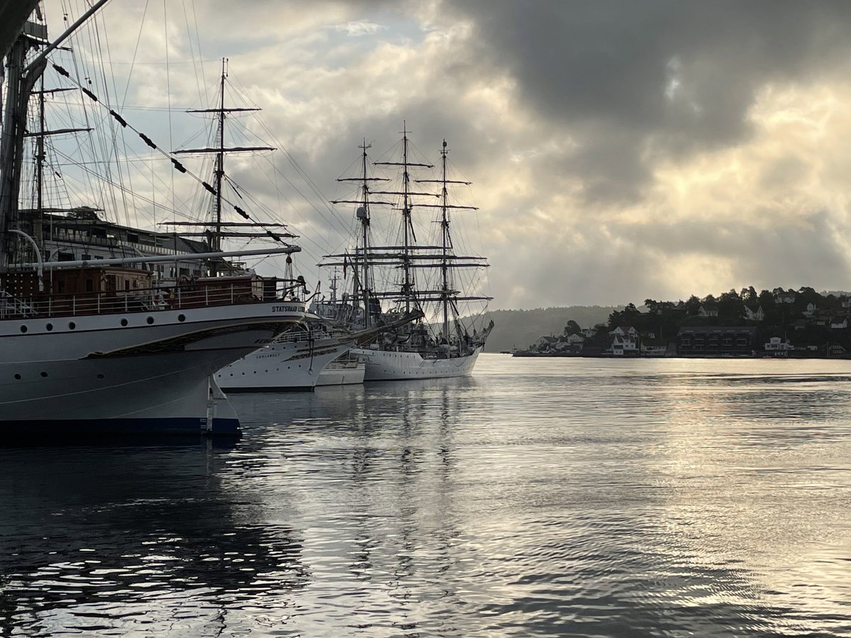 Stille morgen ⁦⁦@arendalsuka⁩ er snart i gang. ⁦<a href="/Museumsforbunde/">Museumsforbundet</a>⁩ er også der. museumsforbundet.no