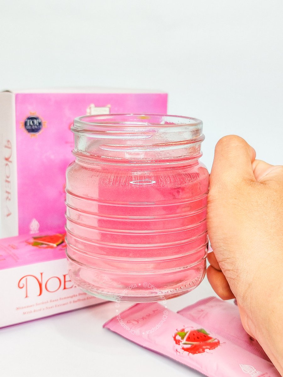 Dheapspta's tweet photo. Hey hey hey, ada yg baru nih! Bukan kulit manggis ada ekstraknya. Tapi, Noera Collagen Drink ada varian baru! Udah terspill sih dari packagingnya 🤩

@noeraofficial #beautybydheapspta #racuninskincare https://t.co/UWFBmUcnLA