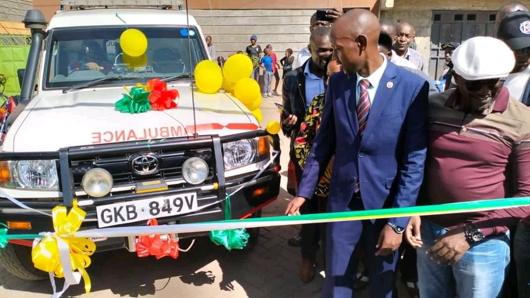 kirwaraymond409's tweet photo. His Excellency Governor Johnson Sakaja keeps his word .....delivering of Ambulance to Tassia Kwa Ndege Hospital which will enhance swift support to patients that are going to require referrals...
Cc Chief Officer Health Facilities Geoffrey Mosiria #HealthMustWork 
@citizentvkenya https://t.co/2ZrII5IdRC