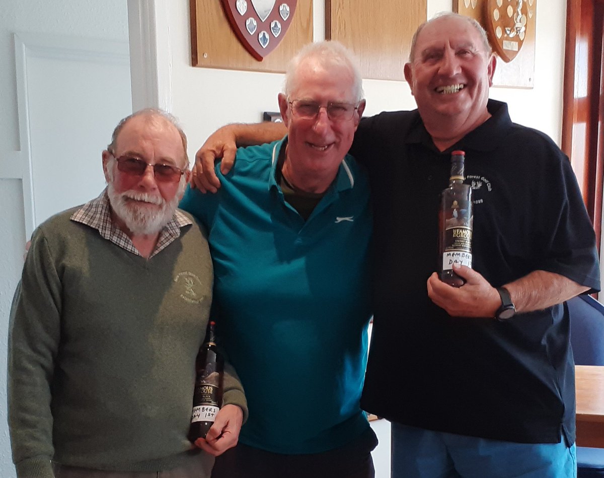 Seniors Section 

Mike Cavaney and Barry Nicholas won the inaugural Seniors Members Day Pinehurst / Chapman trophy competition with nett score of 55.