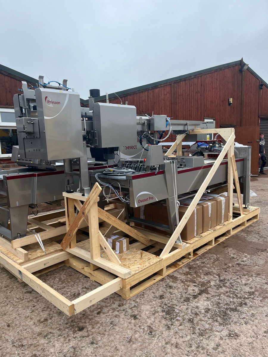 VencomaticUK's tweet photo. POV your new Meggsius Select and Packer are delivered and ready to install 👏

#prinzen #vencomatic #laboursaving https://t.co/bkDIkJxjGK