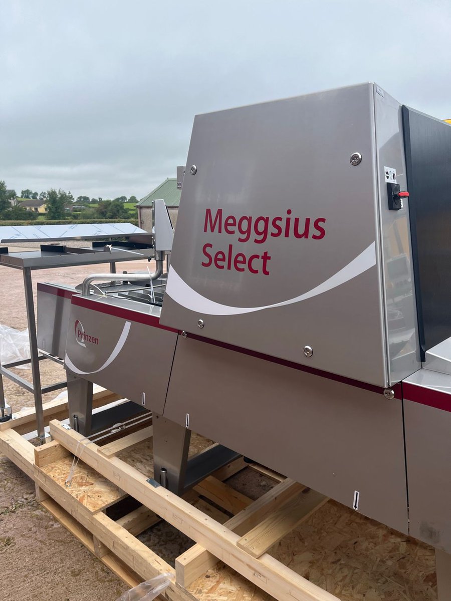 VencomaticUK's tweet photo. POV your new Meggsius Select and Packer are delivered and ready to install 👏

#prinzen #vencomatic #laboursaving https://t.co/bkDIkJxjGK