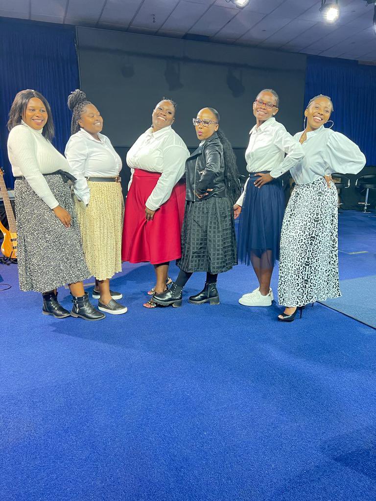 AFCMUSICZA1's tweet image. #MainCrushMonday Catch your favourite AFC leading ladies on the 9th of December during our live recording

Click on the links to get your live stream tickects
👇👇👇 
computicket-boxoffice.com/e/iyobuyiswa-i…

webtickets.co.za/v2/Event.aspx?…

From Aus Omotonah o a ratang Morena😍❤️ 

#GodOfBreakthroughs