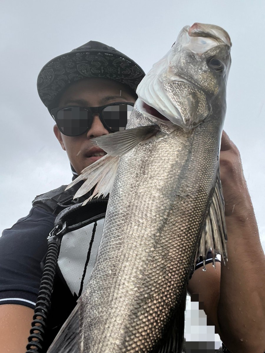 PACORIN85's tweet photo. ハイボールを飲みすぎて朝起きれず上げでご出勤
ゲリラ豪雨を3発くらい全身ずぶ濡れ。
ウェーダーも浸水。。
雨に負けるか🫤
シュナイダーでドン🎣
2キャッチ3バラシ
#湾奥河川 #ウェーディング #ゲリラ豪雨 #ima #シュナイダー https://t.co/UkJhjCeu4P