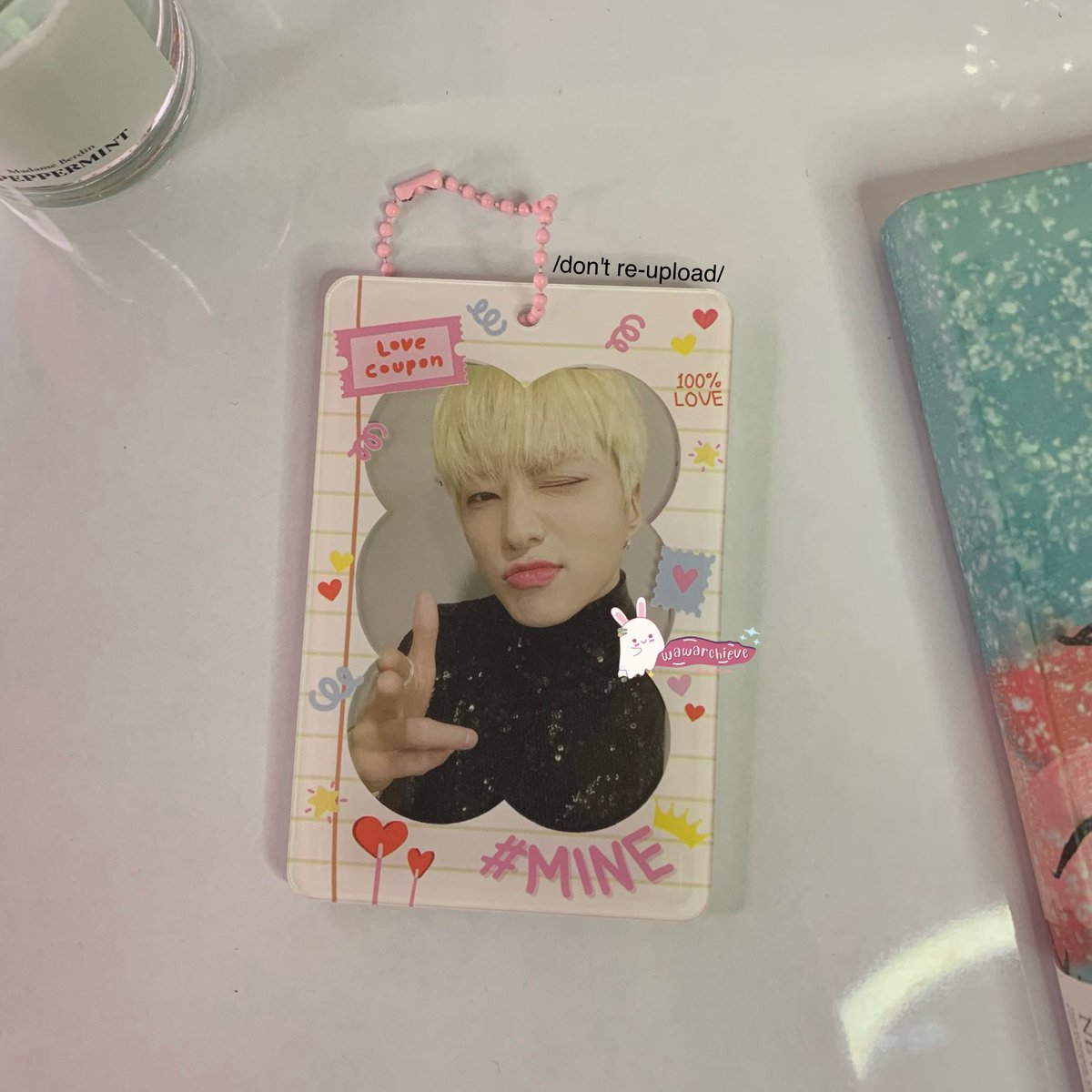 wawnderful's tweet image. 1. Photocard Holder 2 Sisi

Cahol ini bisa muat 2 pc dengan inner sleeve jd ga bikin damage pc. Pc juga ga gampang jatuh karena cahol ini punya ball chain yg bisa berfungsi sbg pelindung. 

‼️ Banyak pilihan design; bisa custom; bisa 2 sisi beda design
🛒 shope.ee/6fEHVUecgy
