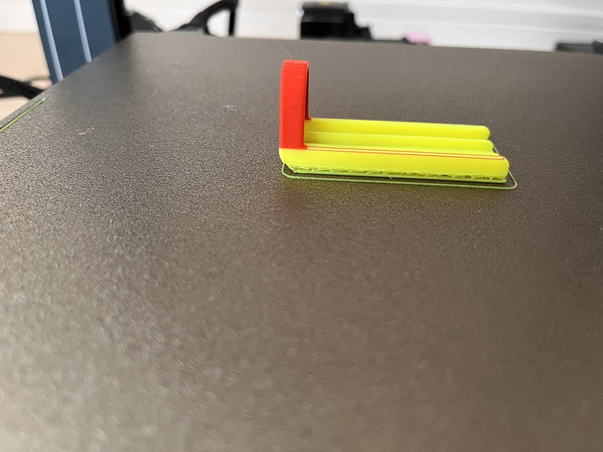 3Dchasuke's tweet photo. 多色印刷機がでてきた中で
ELEGOOのNeptune3proで色変えが出来るか検証
結果 ちゃんと出来ました。
Padにはフィラメント切れと表示されますがそのまま印刷で問題なく出来ました。
#3Dプリンター
#ELEGOO
#neptune3pro https://t.co/tpdHrI8imI