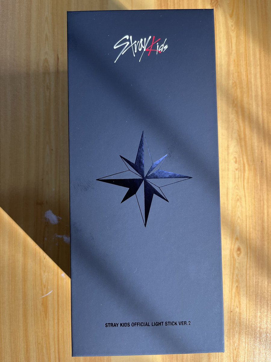 jinjklee01's tweet photo. Ang ganda 🤩✨ 
STRAY KIDS Official Lightsticks ❤️ NFS https://t.co/UUBSG3sMrx