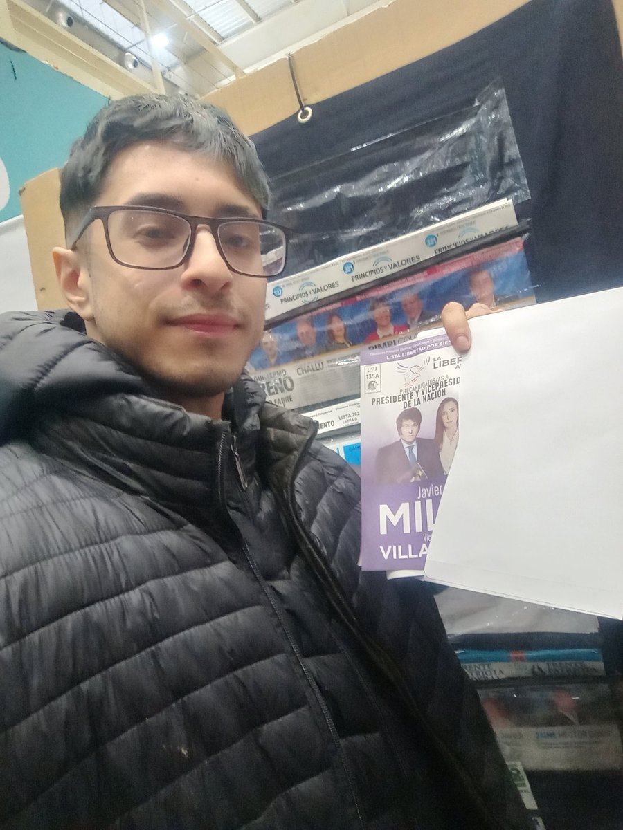 heclinde's tweet photo. Segundas elecciones presidenciales vividas, por suerte puedo decir que desde muy chico conocí el liberalismo. Ver los números que llega a tener Milei me alegran, por fin se viene que cambio que realmente quiero. https://t.co/T6K3fCXw6Q