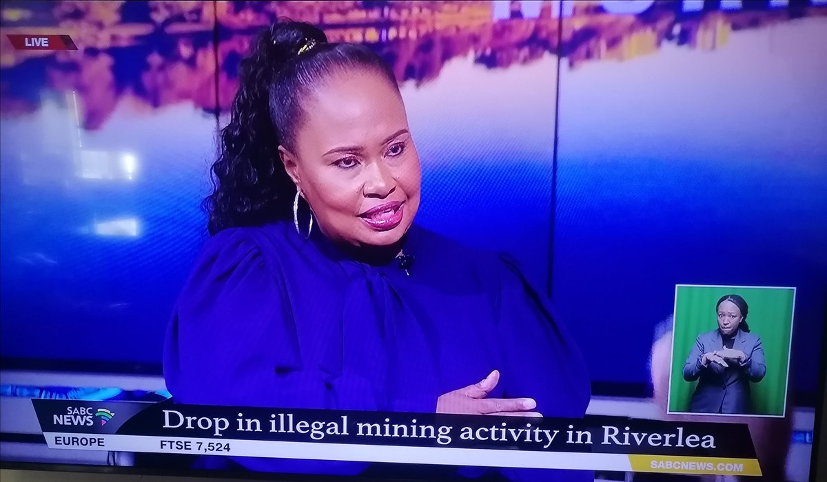 Theo76878340's tweet photo. Gud morning Community of Riverlea Ward68. Great coverage once again this morning on Morning Live. Let's keep the Momentum going #Riverlea #zamazama #Ward68 #StandUpForYourCommunity #DMRECloseTheMineInRiverlea @SakinaKamwendo @MorningLiveSABC @Newzroom405 @SABCNews @Devi_HQ https://t.co/hSjeqdSUxf