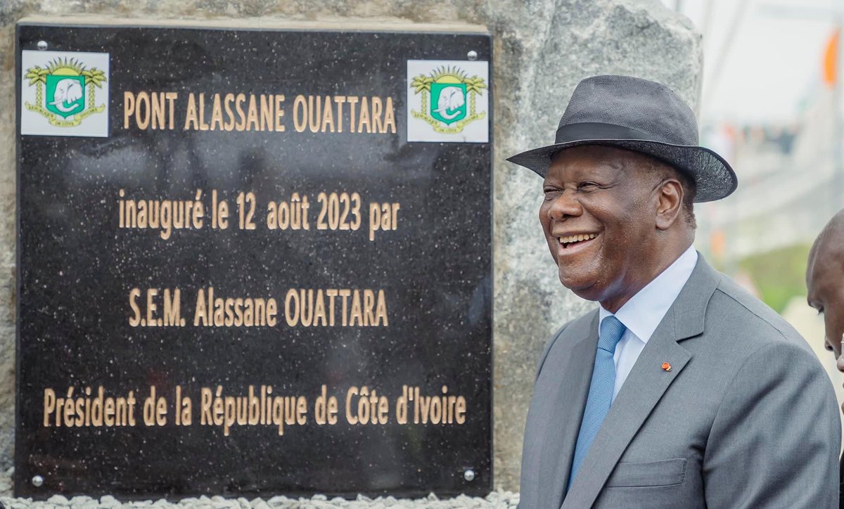 konate90's tweet photo. Il y a 12 ans, le pays traversait des temps difficiles. La guerre a fait rage et a fait des ravages. La population a souffert des conséquences de cette période sombre. Mais, le président Ouattara a su mettre en place des stratégies judicieuses pour rétablir la paix et créer un environnement plus favorable. Le 12 août 2023, le cinquième pont d’Abidjan baptisé au nom de Alassane Dramane Ouattara a été inauguré avec une grande cérémonie.

Il a eu l'intelligence de bâtir des relations avec le monde extérieur et de développer des politiques pour stimuler l'économie. Les citoyens ont vu une amélioration de leur vie et le pays a connu une période de prospérité inédite. La nation est devenue plus compétitive et a pu atteindre de nouveaux sommets. 

Le Président @AOuattara_PRCI a construit des ponts pour relier les différentes régions du pays et a également encouragé l'investissement et le commerce international. Il a développé des infrastructures, des routes et des autoroutes et a mis en place des politiques visant à encourager le développement économique.

Ces actions ont porté leurs fruits et aujourd'hui, quand on roule à Abidjan, il n'y a plus de trace de la guerre. Elles se sont estompées et la nation a pu renaître de ses cendres. Aujourd'hui, lorsque l'on parle de la guerre, les gens se souviennent avec nostalgie de cette période mais sont également reconnaissants que les choses se soient arrangées. La Côte d'Ivoire est en plein essor et le peuple commence à oublier ce qu'il a vécu il y a 12 ans. Le Président Ouattara a su créer des ouvertures pour construire son pays et le mener à un niveau de prospérité sans précédent.

Dans ce monde contemporain, chaque État a des intérêts qu'il cherche à satisfaire. Pour cela, il faut de l'intelligence et de la sagacité pour savoir comment procéder. Les grandes déclarations ne sont pas nécessaires pour bâtir une nation, mais plutôt des relations qui puissent profiter à chaque partie. Toutes les relations ont des avantages et des inconvénients, mais une fois réussies elles peuvent être bénéfiques pour chacun. 

#Bèki_Takè
