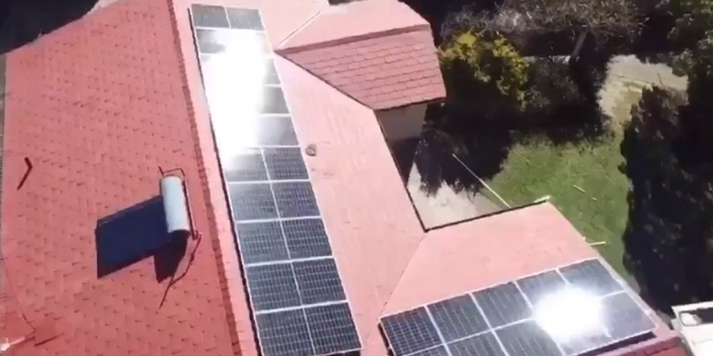 EzigroupSolar's tweet photo. Perfect solar panels, inverter, and battery installation, courtesy of @EzigroupSolar . 🌞save money on energy bills.  
Tegan: 071 211 3804
John: 073 963 4747
Email: admin@ezisolar.co.za
Website: https://t.co/SQ4sQubDLW

#LoadShedding #BeatEskom #SolarPanels #EcoFriendly #EZiGroup https://t.co/MehATEn9iZ