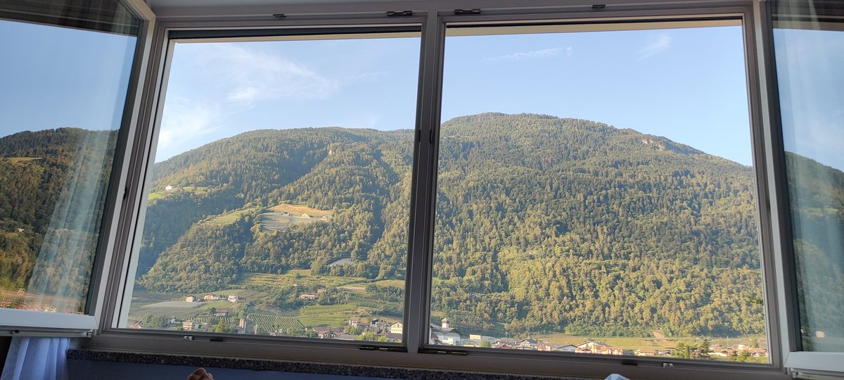 BDwtt's tweet photo. Guten Morgen aus dem Urlaub #südtirol #algund https://t.co/He7dvVSkP8