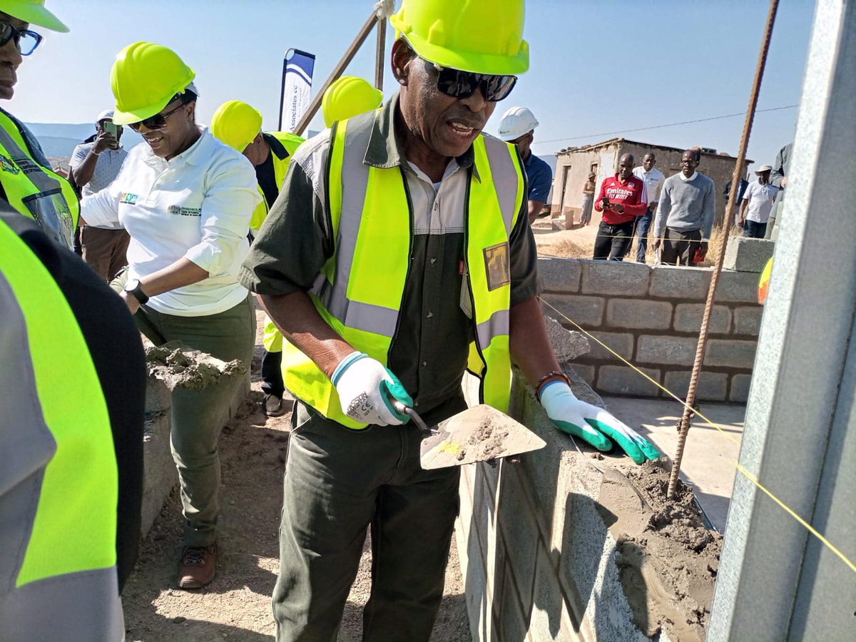 KZNDoHS's tweet photo. It was another installment of hectic service delivery as KwaZulu-Natal MEC for Human Settlements and Public Works Sipho "KK" Nkosi visited two municipal districts and three local municipalities  this weekend starting Friday the 11th of August and Saturday the  12th of August. https://t.co/8Gj2w0ulpb