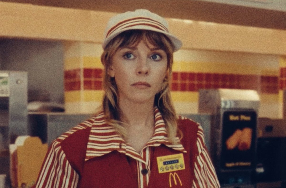 ashes_ana's tweet photo. TODAYYY!!! Happy monday aka McSylki day!!!😭🍟 https://t.co/R4VRk48j2N