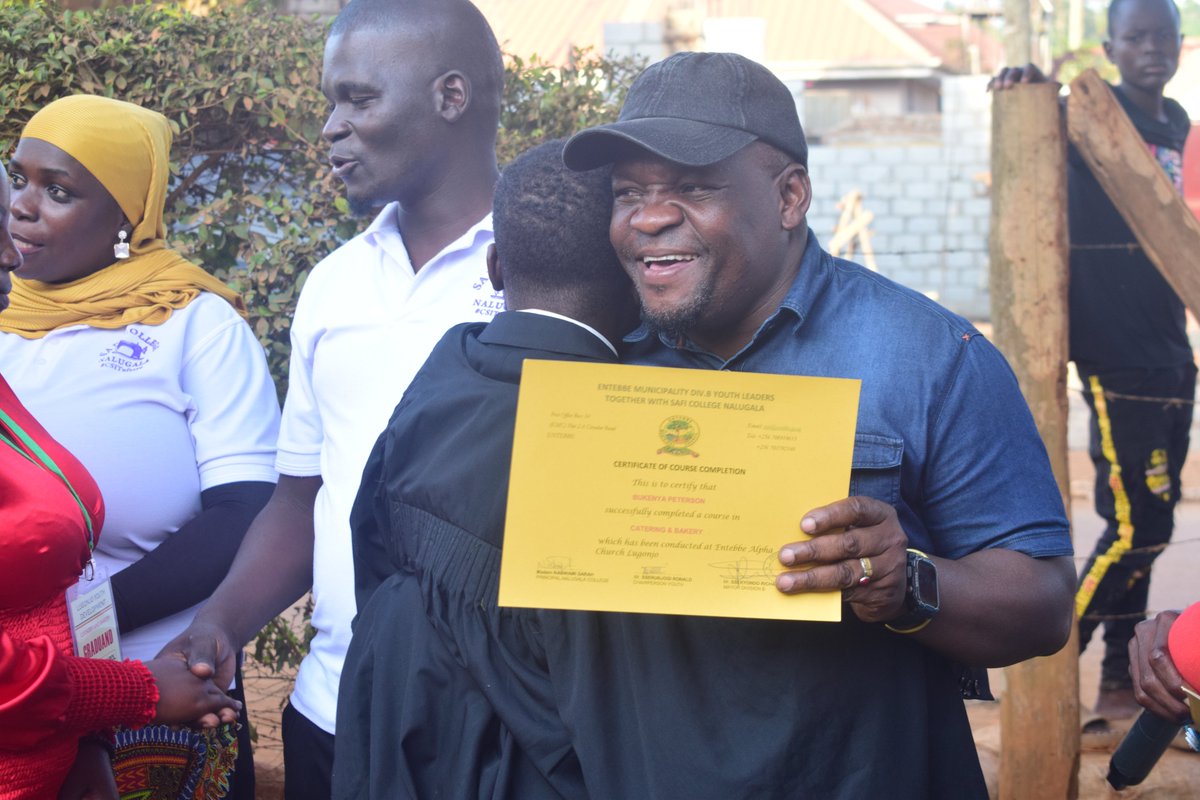 HonKakembo's tweet photo. I am passionate about education due to its ability to transform people and society. I know the trials and tribulations of my constituents, and to see them triumph academically makes me just as happy.

#EducateTheYouth #KungaUganda https://t.co/2Y3tYXp6x8