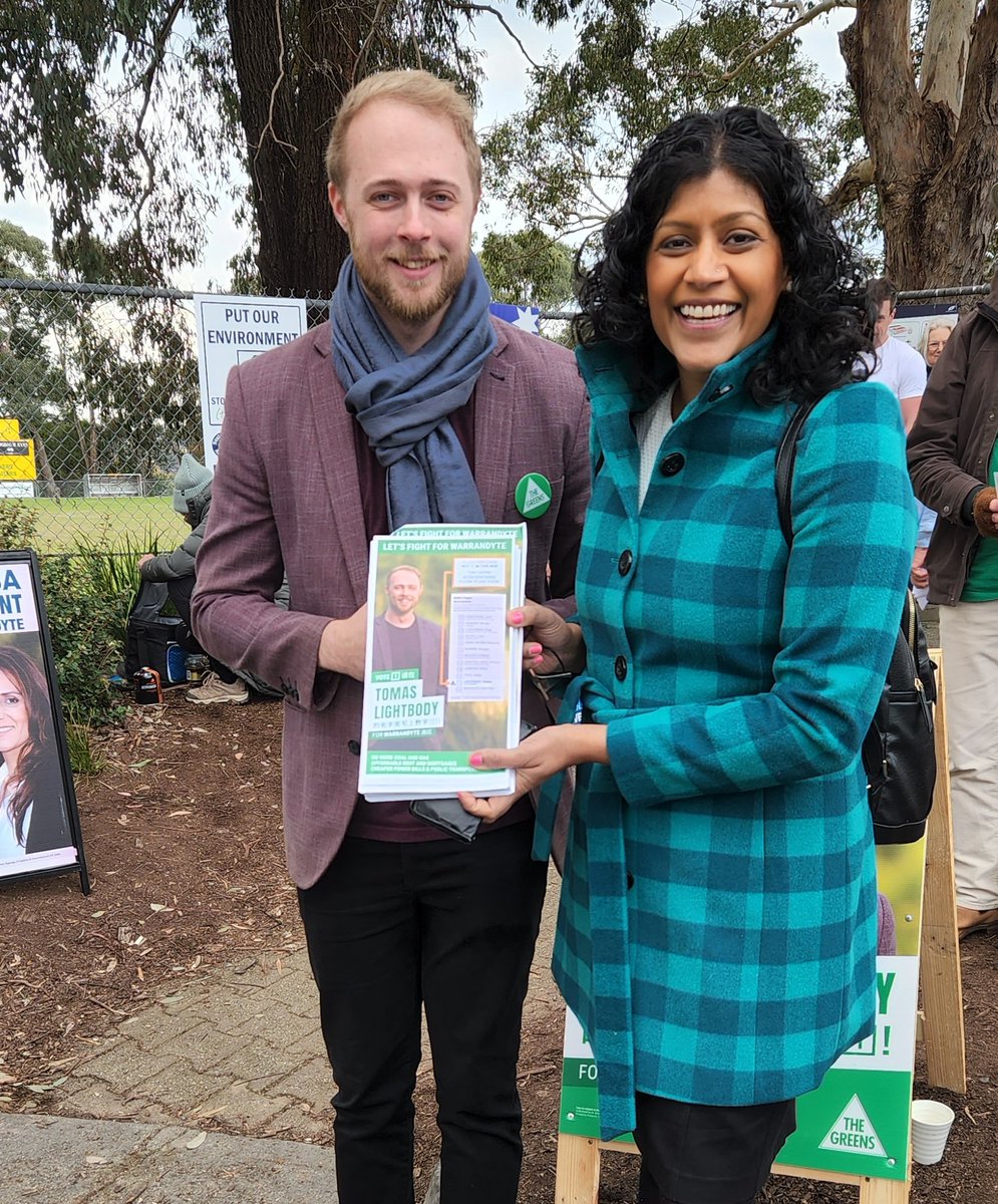 TomasLightbody's tweet photo. A fresh morning on the voting booth for day 1 of Prepoll! 
Great to have a visit from @SamanthaRatnam at midday! 💚
It was also great to bump into and have a second chat with a few people I actually doorknocked yesterday in East Doncaster! #Warrandyte #votegreen #auspol https://t.co/dp2l0IoDen
