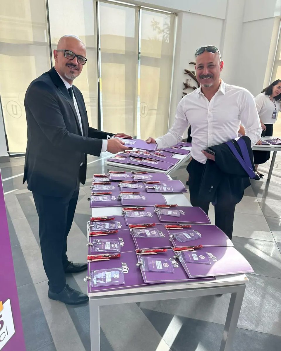UOCalli's tweet photo. Uğur Okulları Çallı Kampüsümüzde yeni eğitim öğretim dönemimizin hizmet içi eğitim sürecine dinlenilmiş , yüzlerde kocaman gülümsemelerle enerji dolu bir şekilde başladık💜 #UğurluOlmak 
#BizBüyükBirAileyiz https://t.co/eNQpYBqYBG