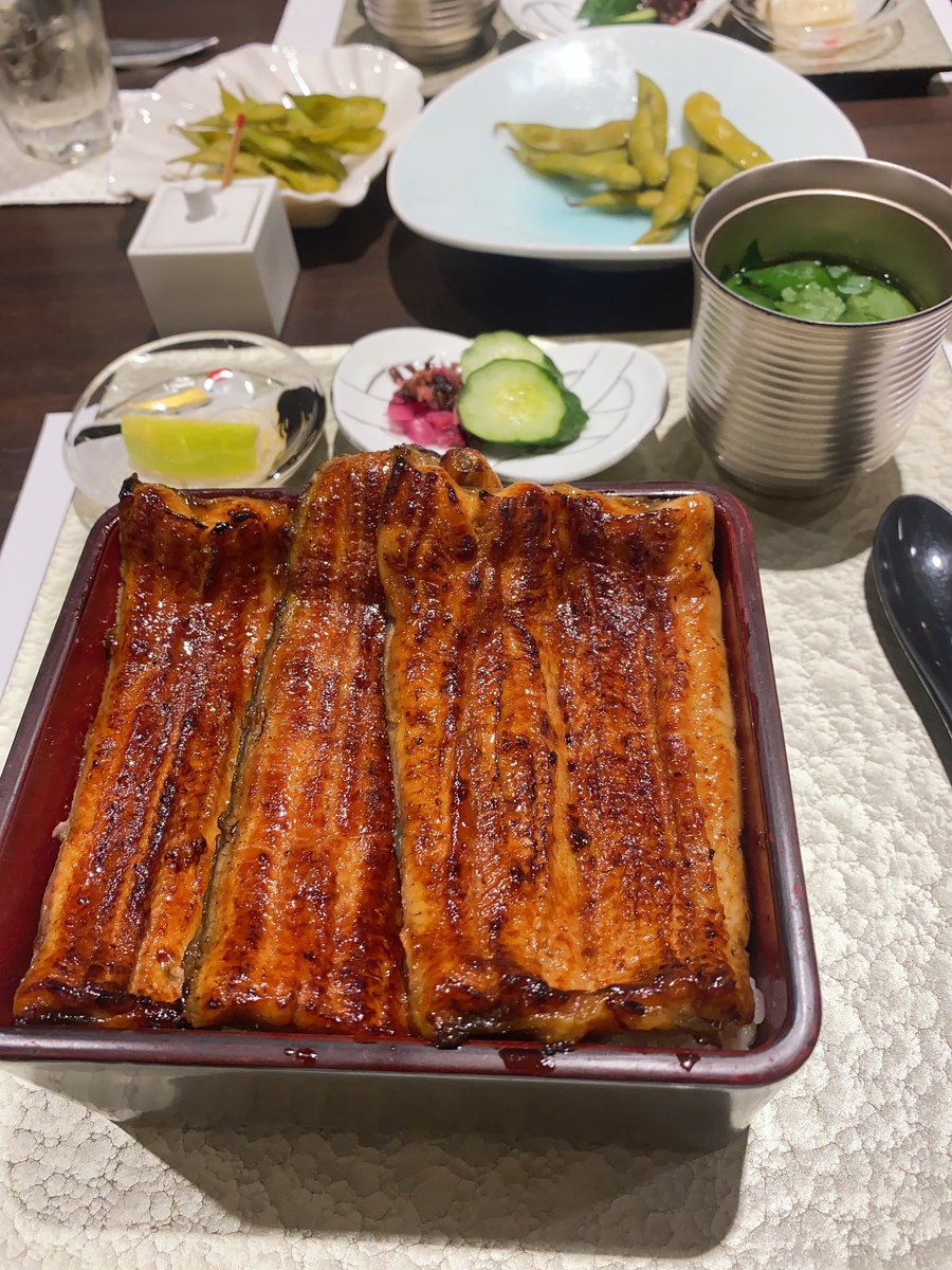 ko53357415's tweet photo. 人の金で食うたっけえいい店の
のうな重はクソうめえ https://t.co/ITr6yqZZ2m