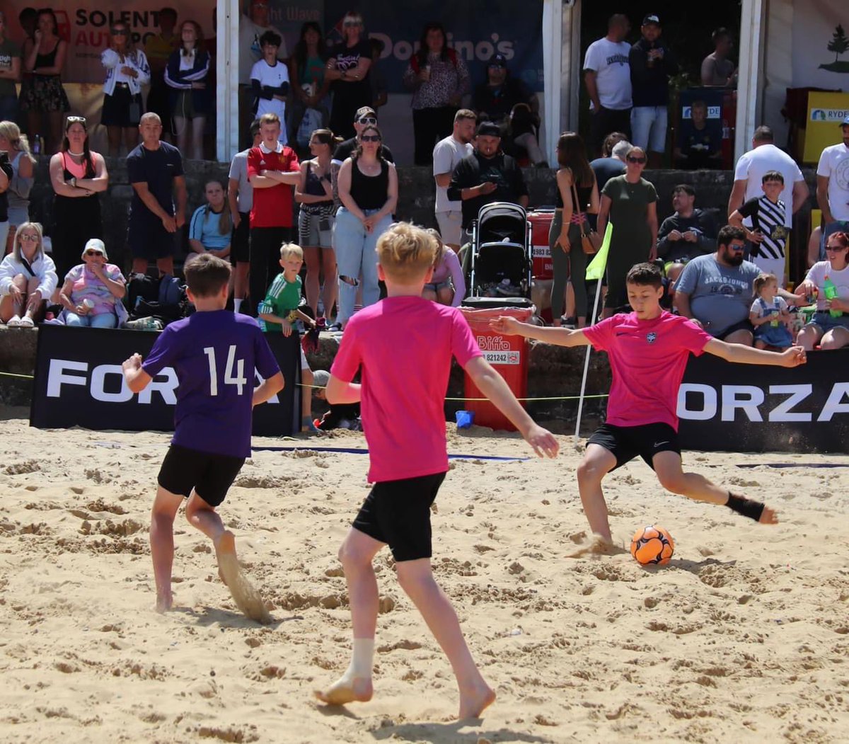 IOW_BeachSoccer's tweet photo. U13 Boys Beach Soccer tournament medal winners ๐
Congratulations goes toโฆ๐
Vectis Youth - Winners ๐ฅ
Gurnard - Runners up ๐ฅ
Well done to all teams๐
#wightwave #beachsports #beachsoccerworldwide #isleofwight #beachsoccer @EngBeachSoccer @RydeTownCouncil https://t.co/ZK43qI45KB
