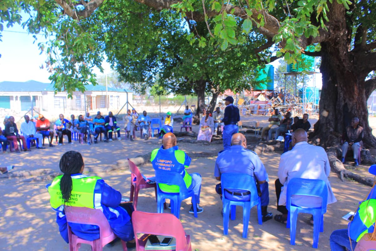 SAPoliceService's tweet photo. #sapsLIM #SAPS Giyani conducted a #CrimeAwareness campaign on 13/08 at Hivuyeriwile commercial school at Dzingidzingi village outside Giyani. Community informed about #PartnershipPolicing and the election process of the #CommunityInBlue Patrollers that is currently underway at the village. #RuralSafety ME
