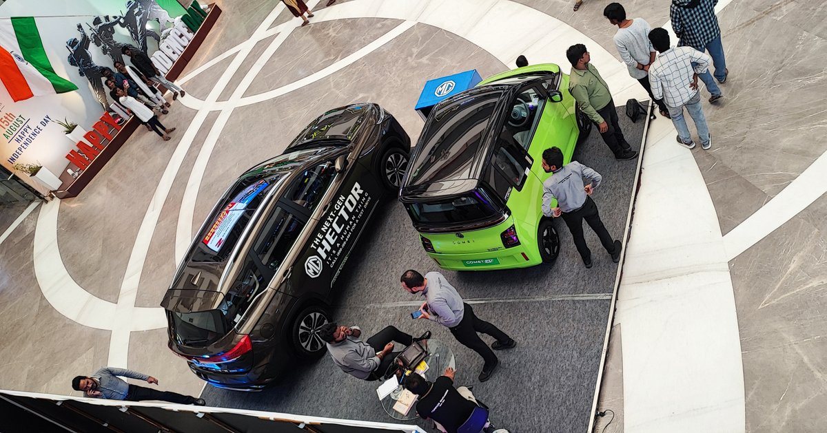 82degeast's tweet photo. The Next-Gen MG Hector and Comet EV are on display at @ Atrium, Ground floor, 82° East SRMT Mall & Multiplex, Kakinada.
Come check out these amazing cars, only today & tomorrow!
#82east #srmtmall #srmt #kakinada #MGHector #MGComet #Cars #cardisplay #internetinside https://t.co/Ssy84Ehhvv