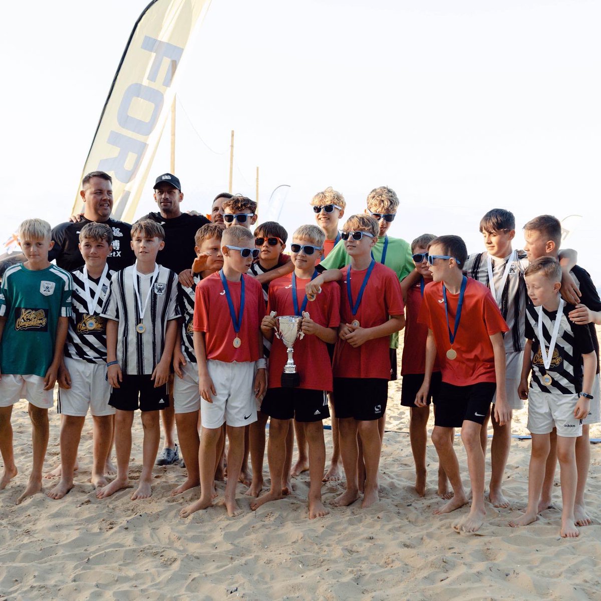 EliteBeachSport's tweet photo. U12 Boys Beach Soccer tournament medal winners ๐
Congratulations goes toโฆ๐
Brodies Bulldogs - Winners ๐ฅ
High Park - Runners up ๐ฅ
Well done to all teams๐
#wightwave #beachsports #beachsoccerworldwide #isleofwight #beachsoccer @EngBeachSoccer @RydeTownCouncil https://t.co/cav48X9O80
