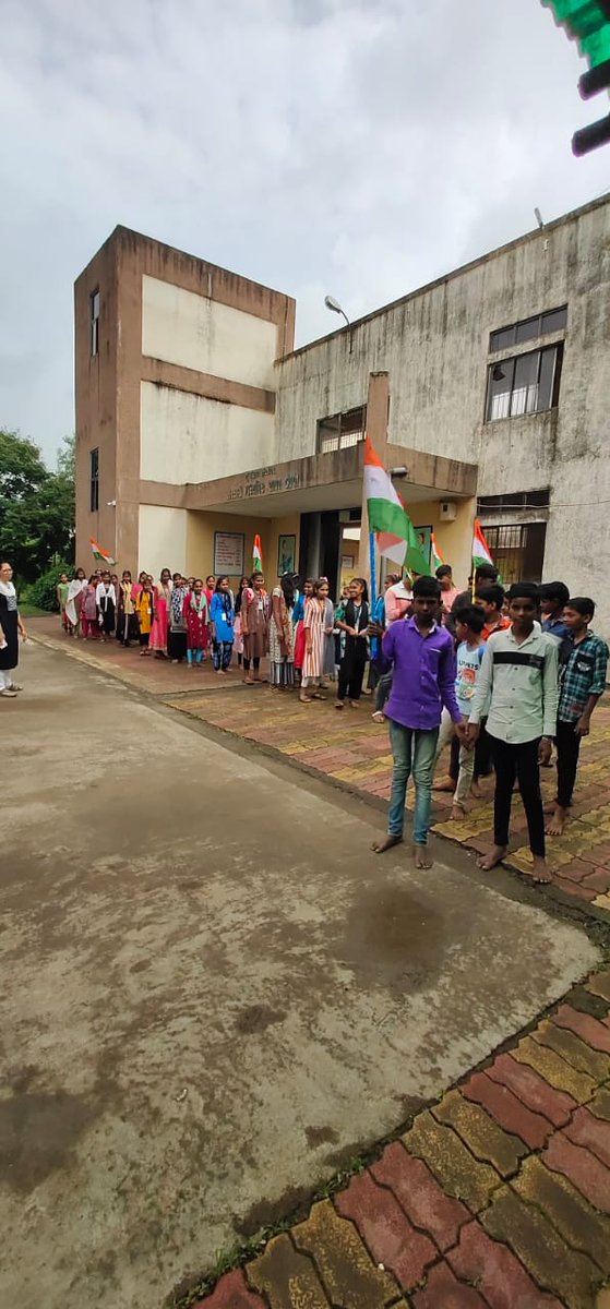 "હર ઘર તિરંગા કાર્યક્રમ" અંતર્ગત ધરમપુર તાલુકાના ગામોમાં "તિરંગા યાત્રા"નું આયોજન કરવામાં આવ્યું.
#HarDilTiranga