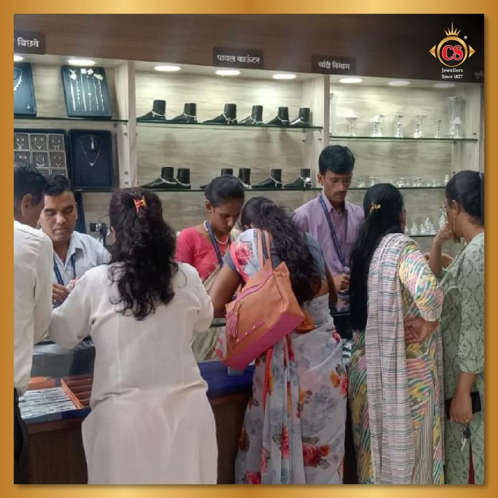 ChandukakaS's tweet photo. For online shopping visit: https://t.co/eQLTrBc9Op 

Locate our stores @ https://t.co/R4L2vBP2ly 

Toll free no 📞 1800 267 0999

#ChandukakaSarafAndSonsPvtLtd #AdhikMaasCelebration #SparklingKalash #DivineDecor #PoojaItems #Idols #JodviAndBichwe #DiscountOnMakingCharges https://t.co/x2UI2YycrI